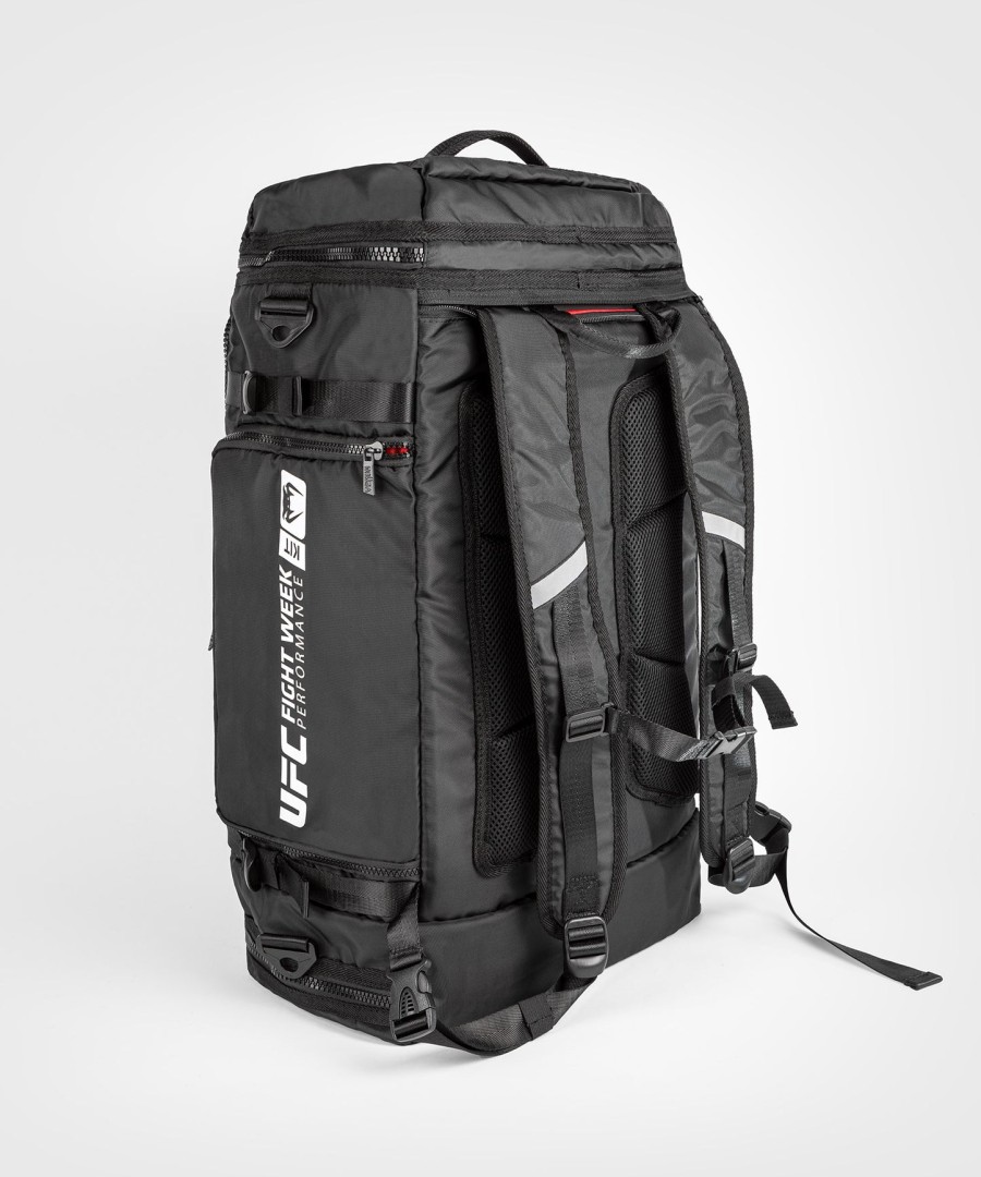 ufc adrenaline av venum fight week duffelbag – svart
