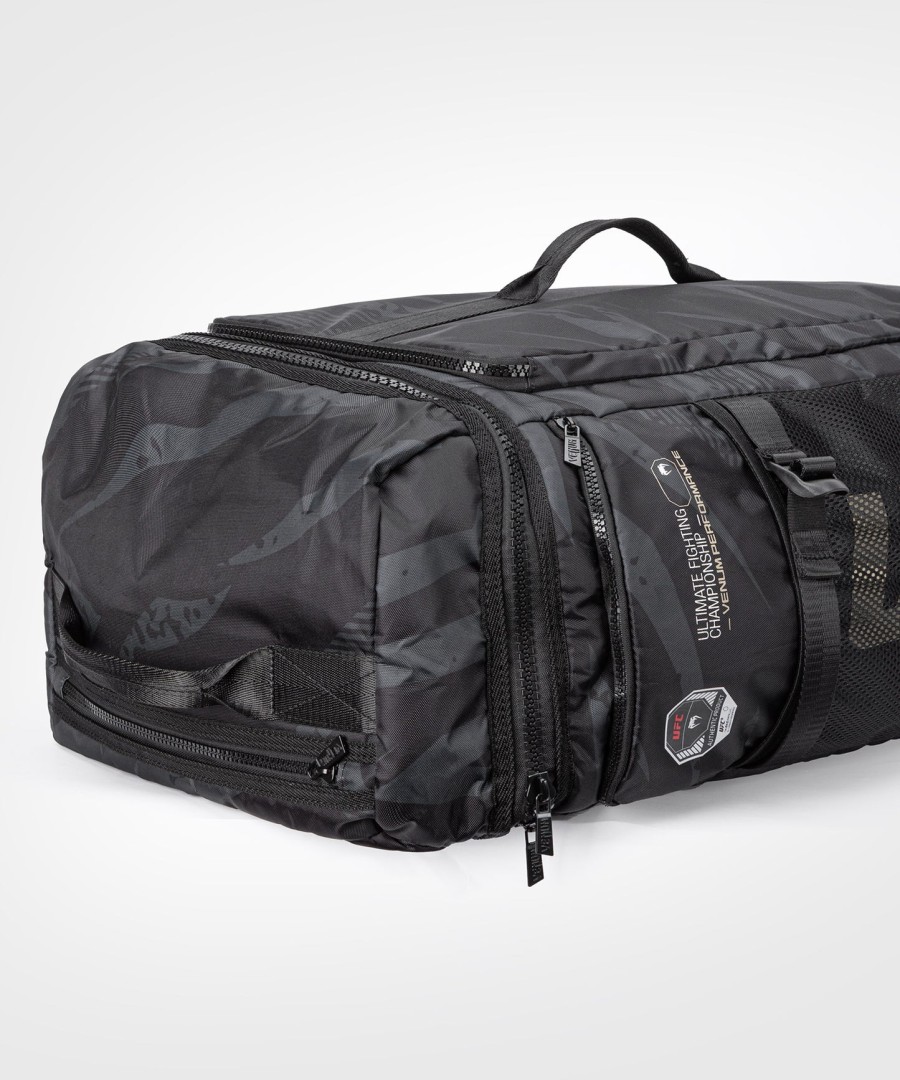 ufc adrenaline by venum fight week duffelbag - urban camo