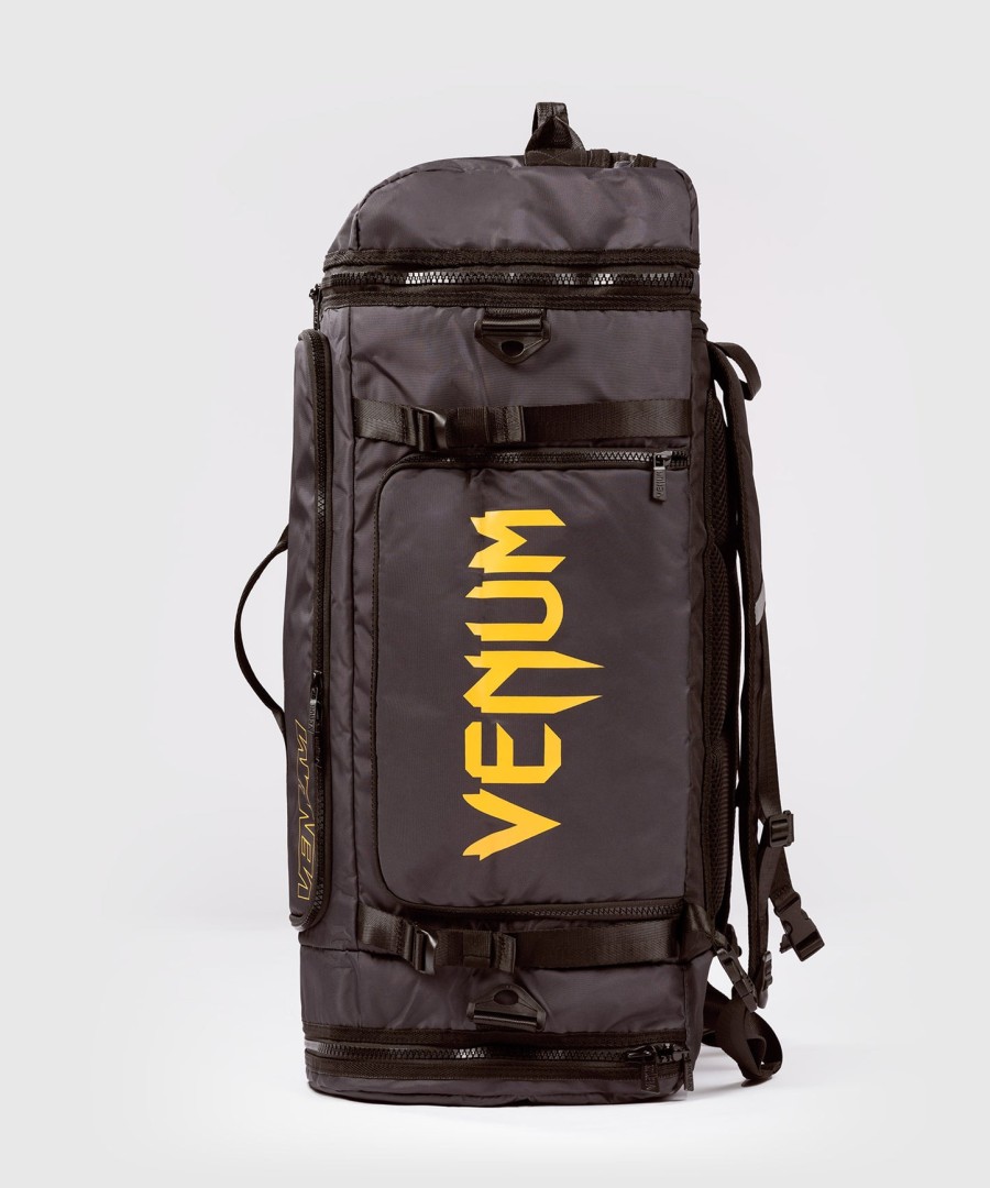 ufc fusion av venum fight week duffelbag - jordbrun