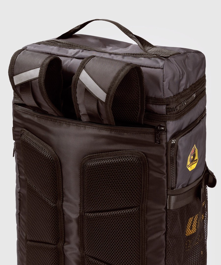 ufc fusion av venum fight week duffelbag - jordbrun