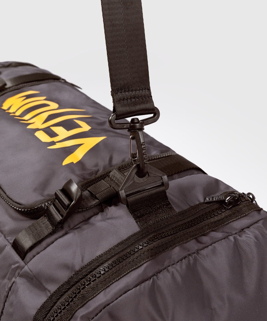 ufc fusion av venum fight week duffelbag - jordbrun