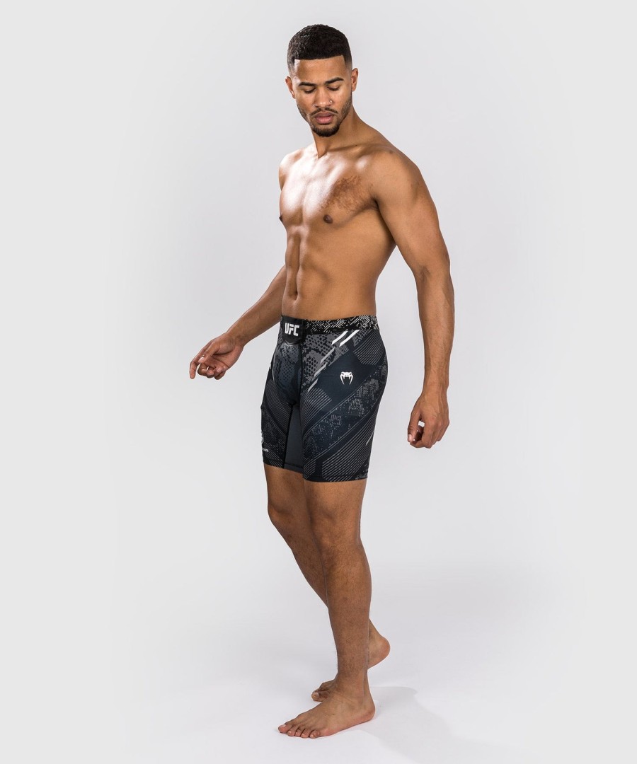 ufc adrenaline by venum authentic fight night menn vale tudo shorts - svart
