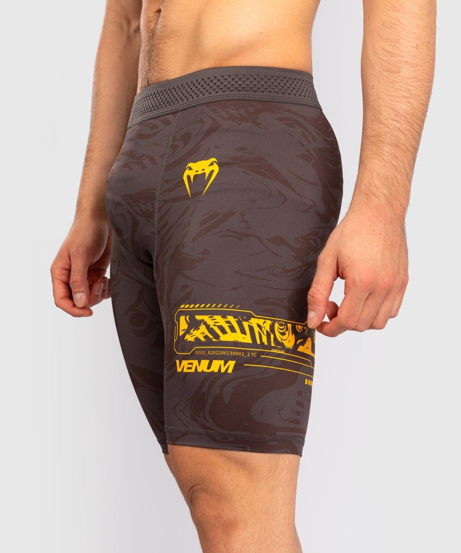 ufc fusion av venum fight week menn vale tudo shorts - jordbrun