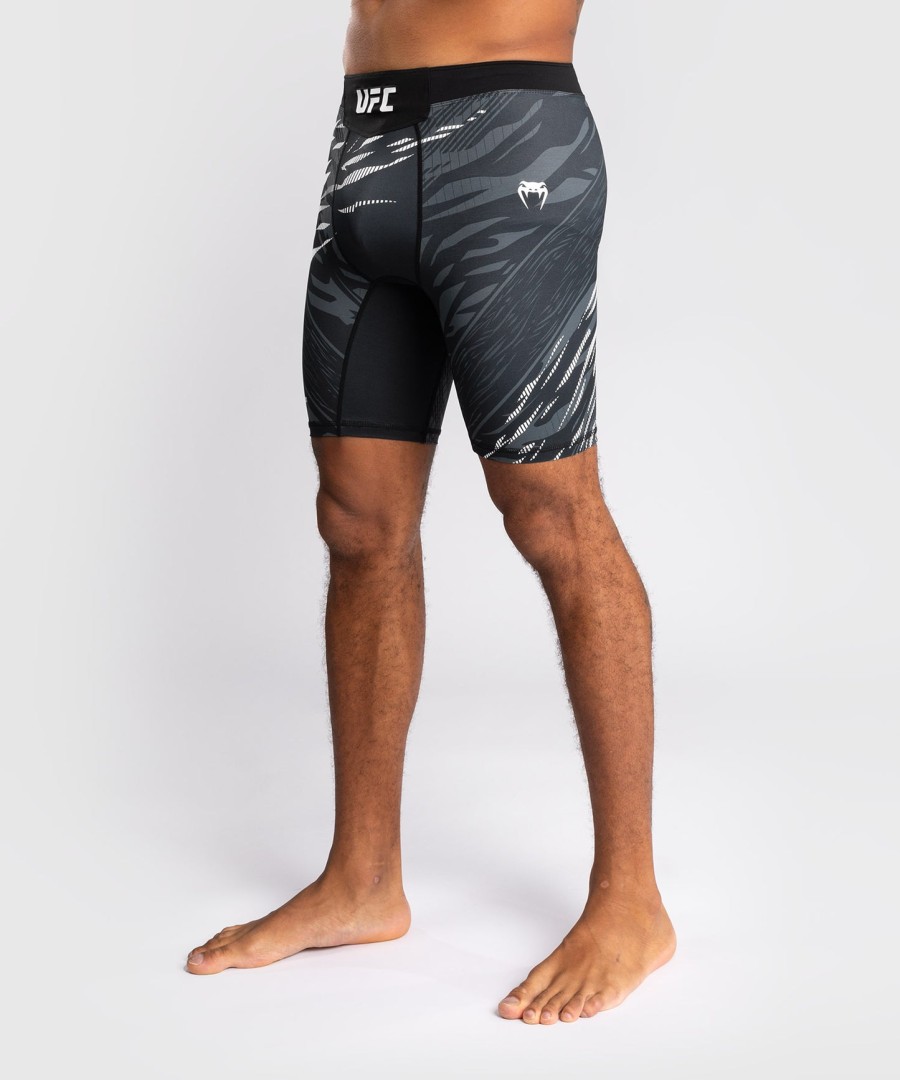 ufc fusion av venum authentic fight night menn vale tudo shorts - svart