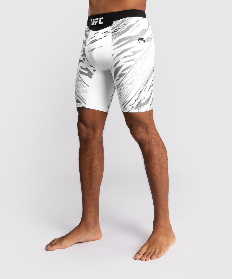ufc fusion av venum authentic fight night menn vale tudo shorts - hvit