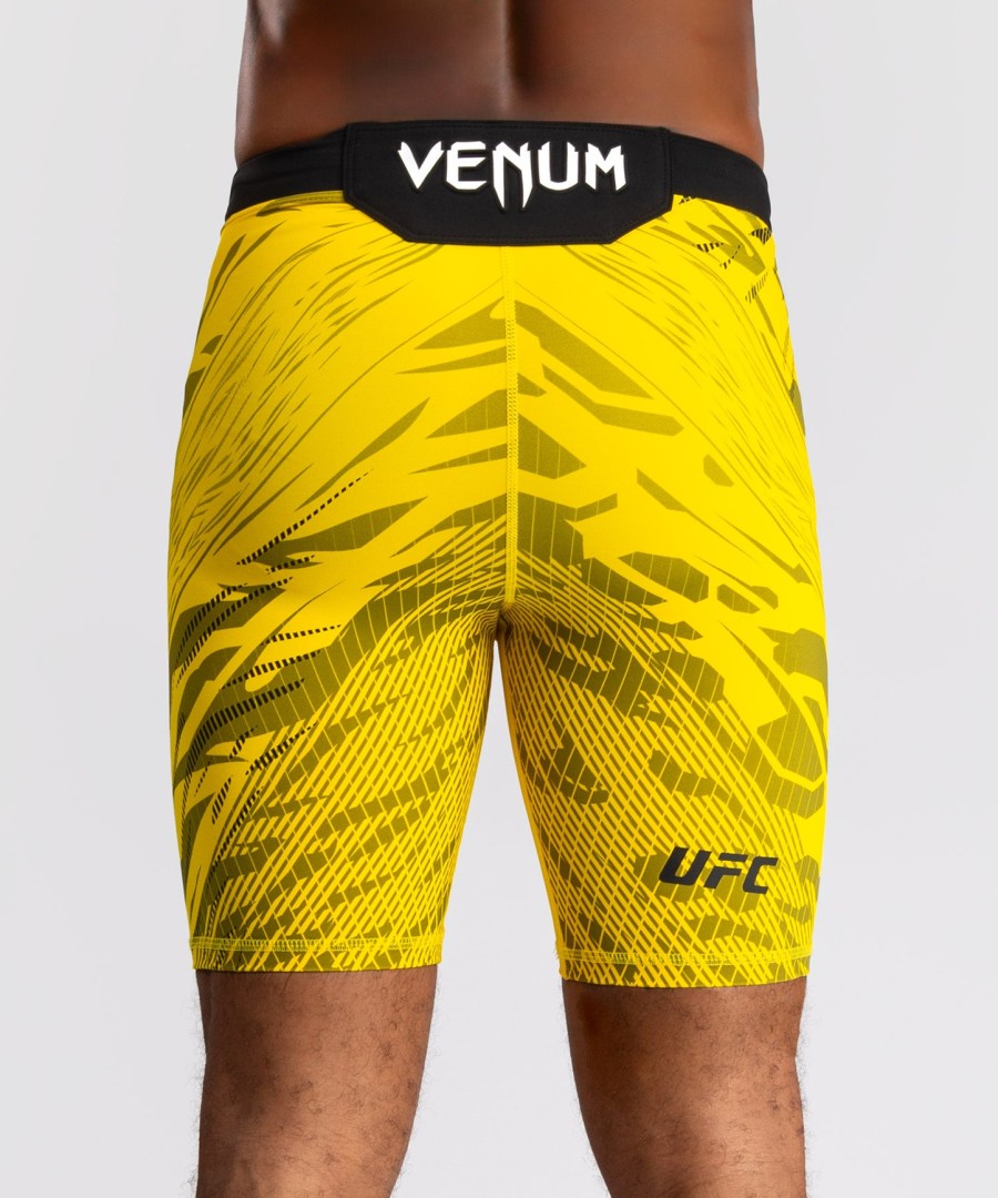 ufc fusion av venum authentic fight night menn vale tudo shorts - gul