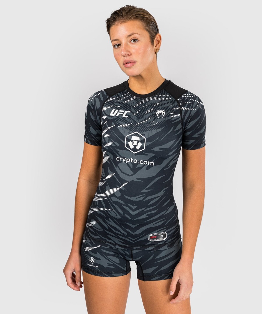 ufc fusion av venum authentic fight night dame performance kortermet rashguard - svart