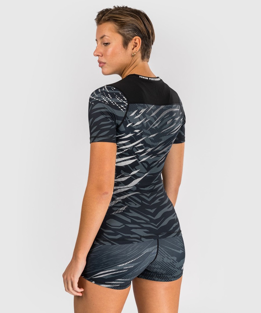 ufc fusion av venum authentic fight night dame performance kortermet rashguard - svart