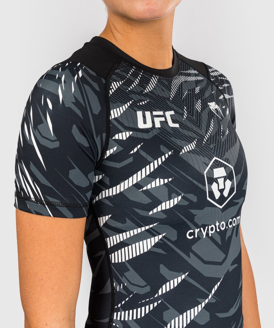 ufc fusion av venum authentic fight night dame performance kortermet rashguard - svart