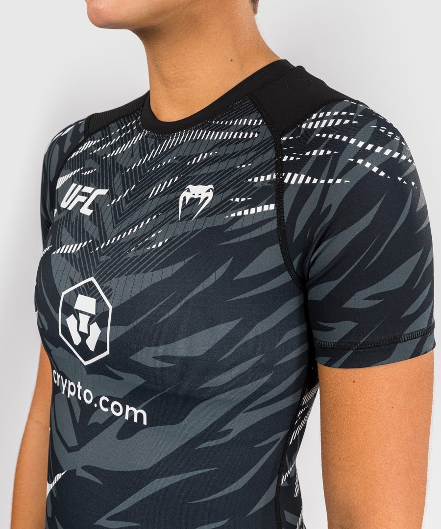 ufc fusion av venum authentic fight night dame performance kortermet rashguard - svart