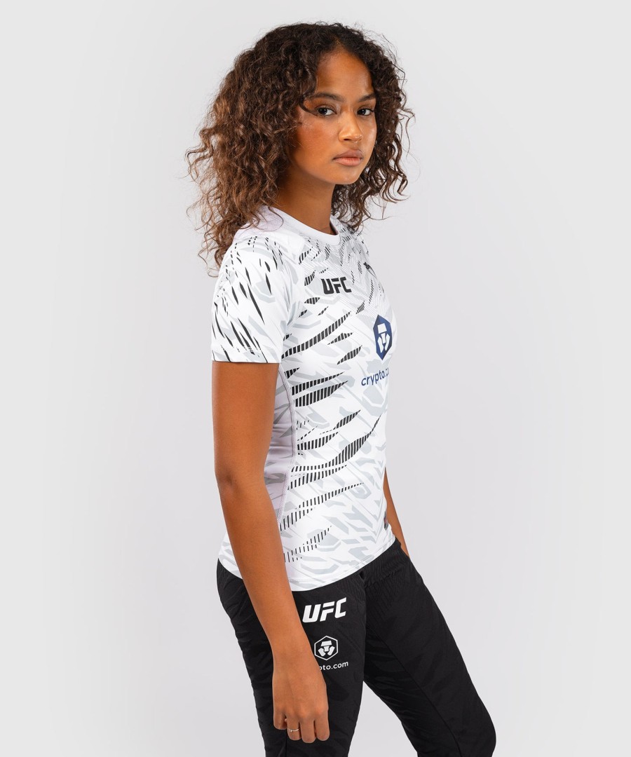 ufc fusion av venum authentic fight night dame performance kortermet rashguard - hvit