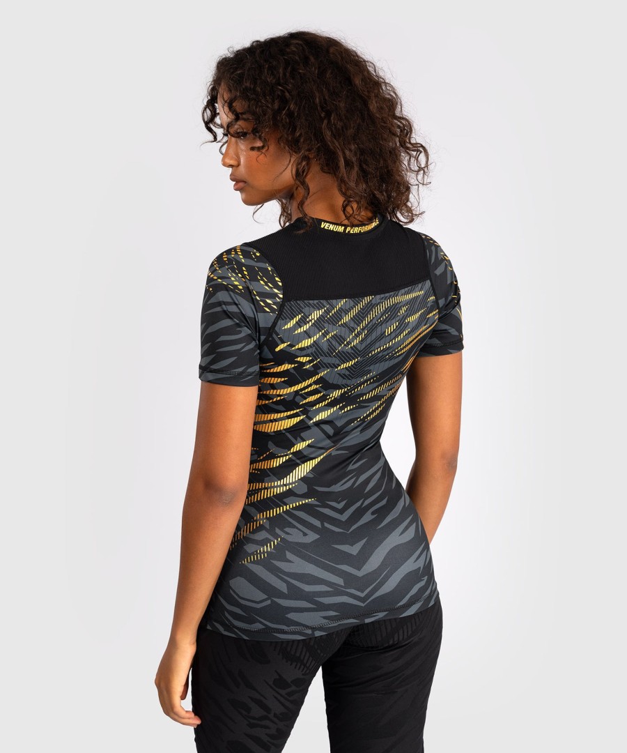 ufc fusion av venum authentic fight night dame performance kortermet rashguard - champion