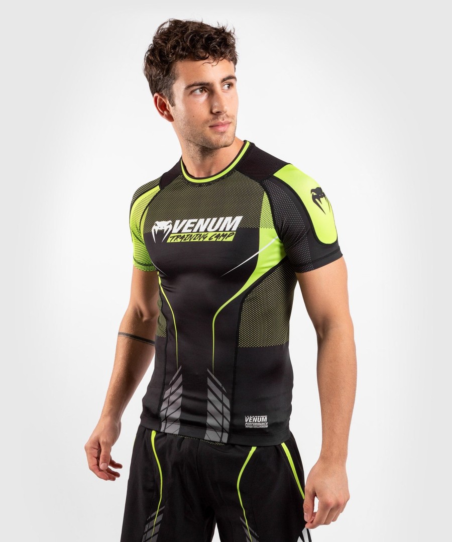 venum training camp 3.0 rashguard – korte ermer