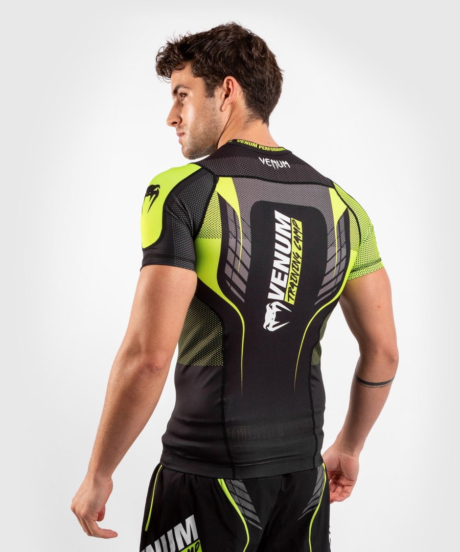 venum training camp 3.0 rashguard – korte ermer