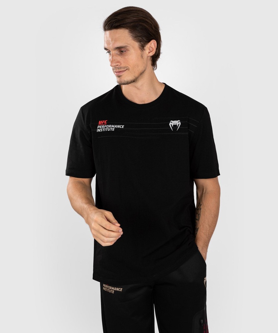 ufc venum performance institute 2.0 herre t-skjorte - svartrød