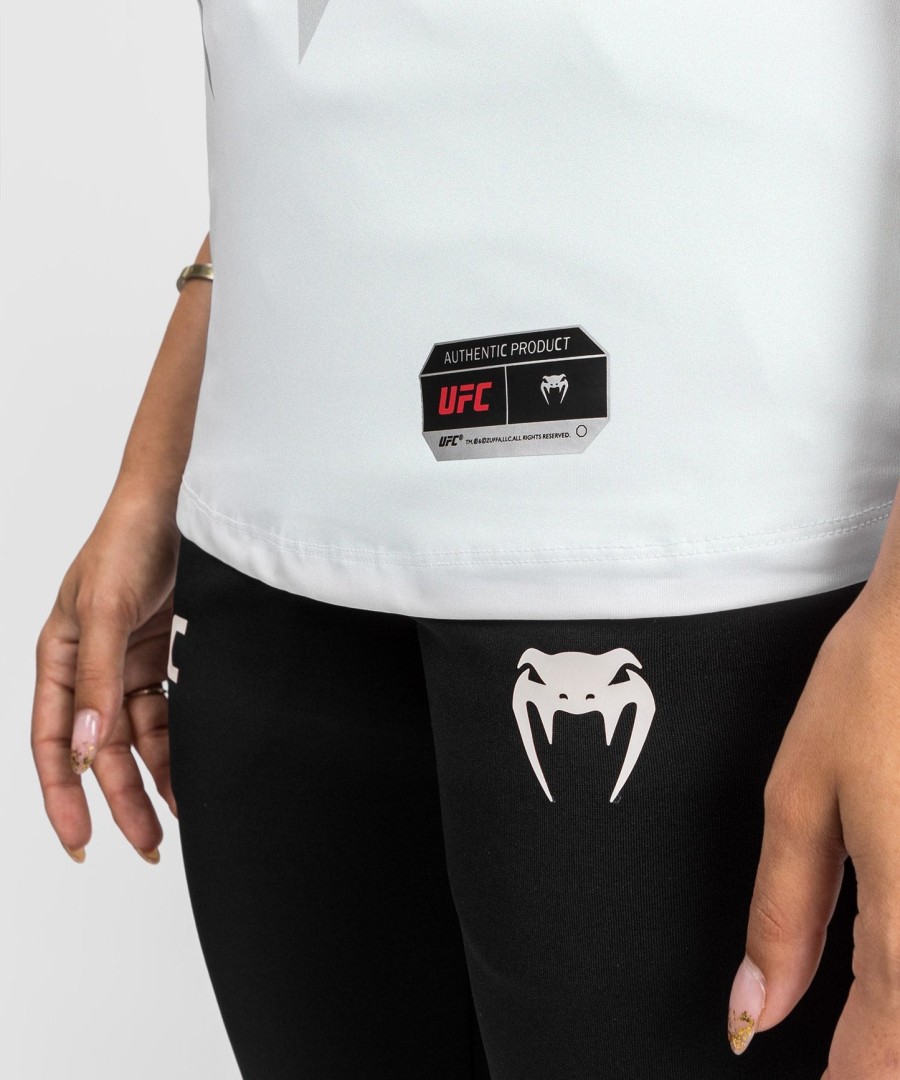 ufc venum authentic fight night 2.0 kit av venum women walkout-drakt – hvit