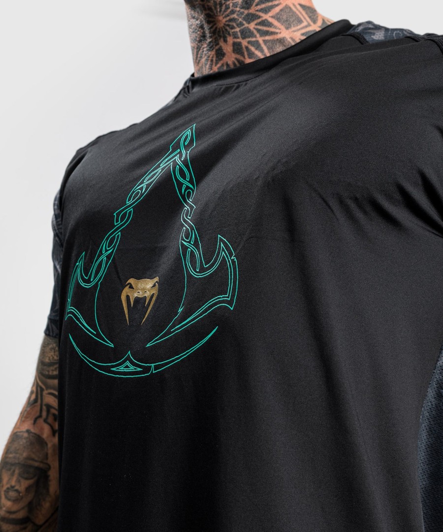 venum assassin creed reloaded dry tech t-skjorte – svart