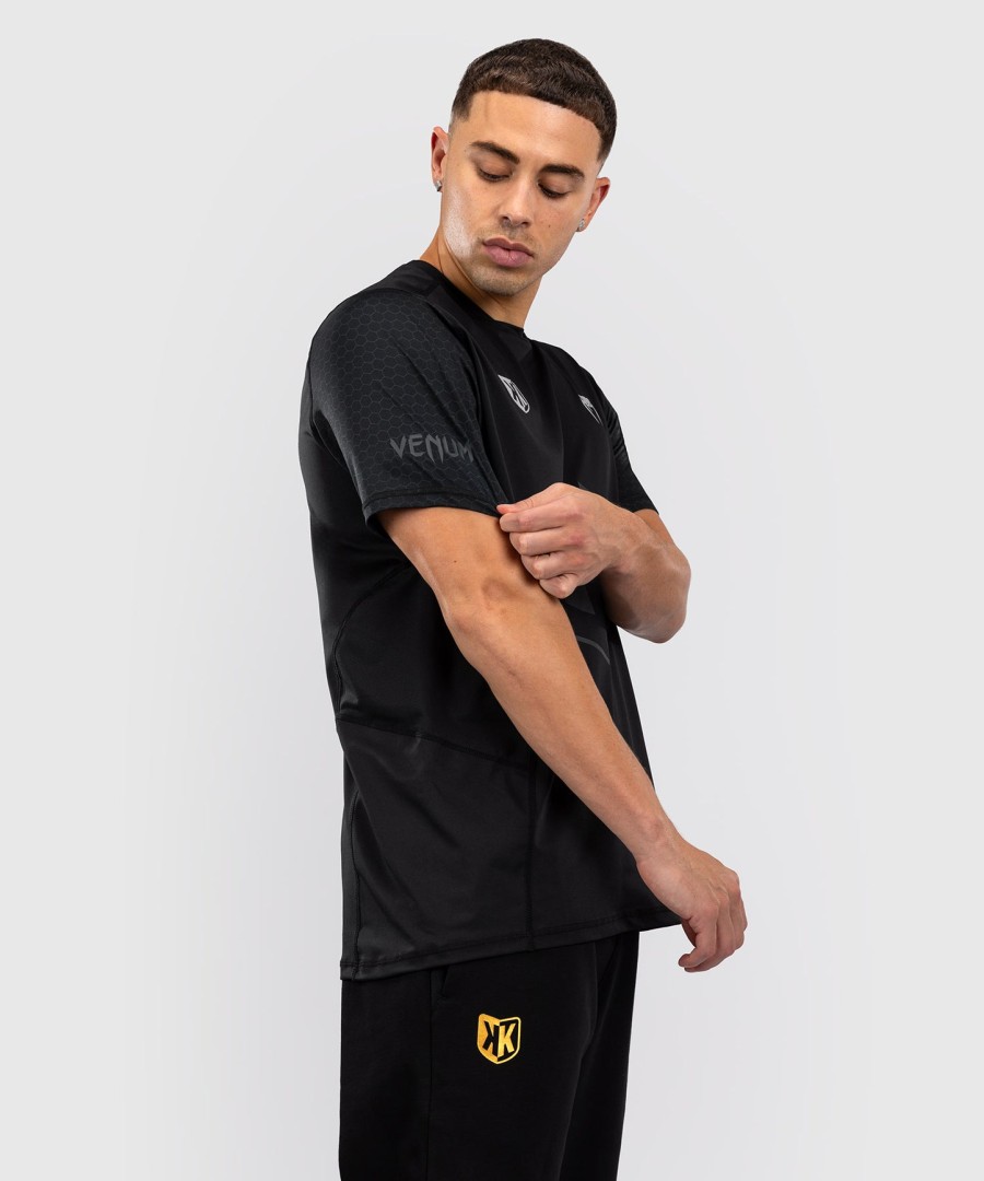 foot korner x venum hexagon mma t-skjorte - svartsølv