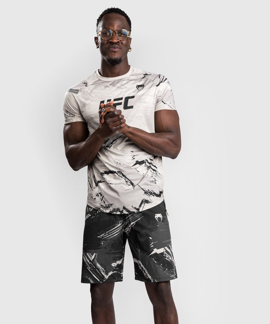 ufc venum authentic fight week 2.0 herre dry tech t-skjorte - sand