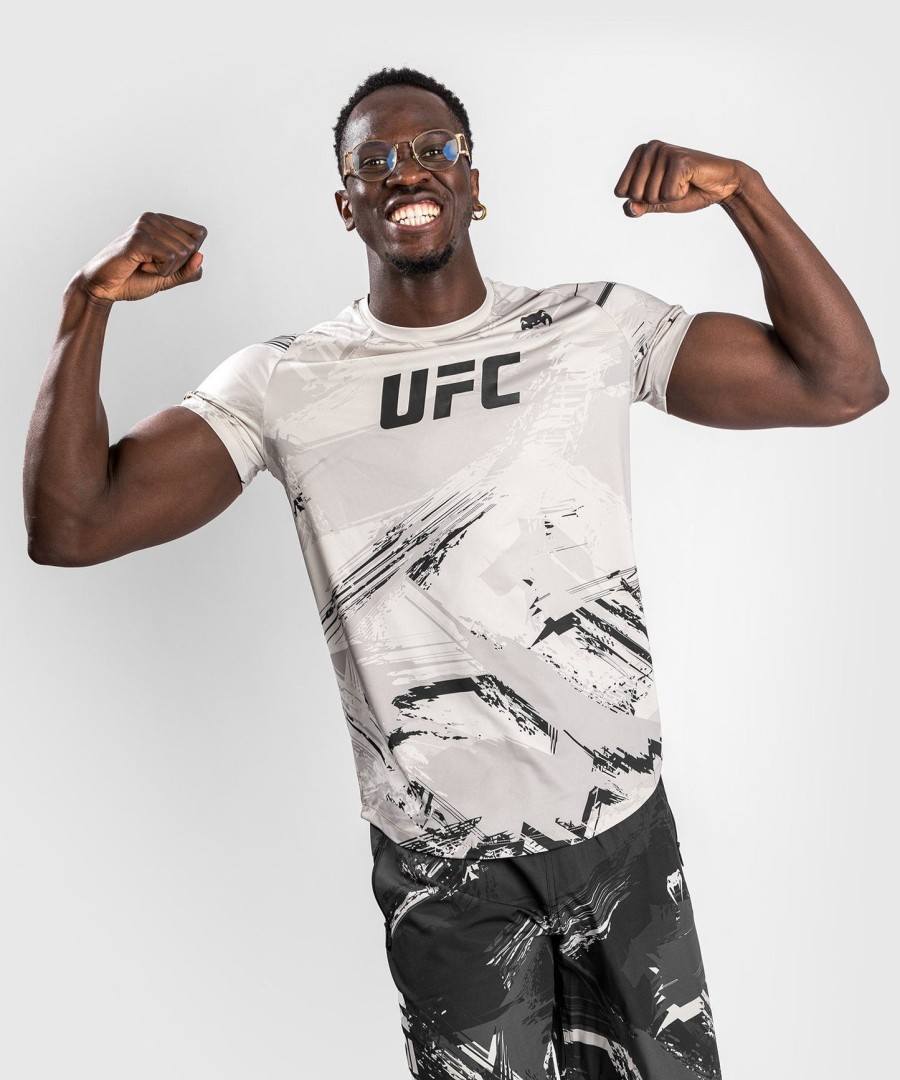 ufc venum authentic fight week 2.0 herre dry tech t-skjorte - sand