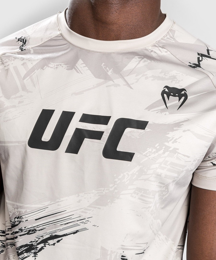 ufc venum authentic fight week 2.0 herre dry tech t-skjorte - sand