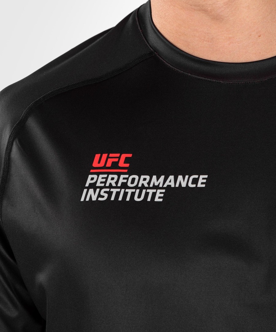 ufc venum performance institute 2.0 herre dry-tech skjorte - svartrød