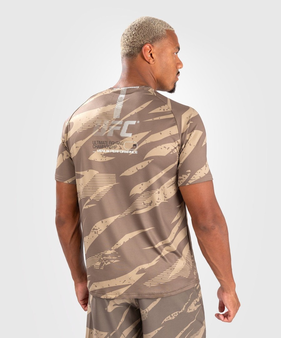 ufc adrenaline by venum men fight week dry-tech t-skjorte - desert camo