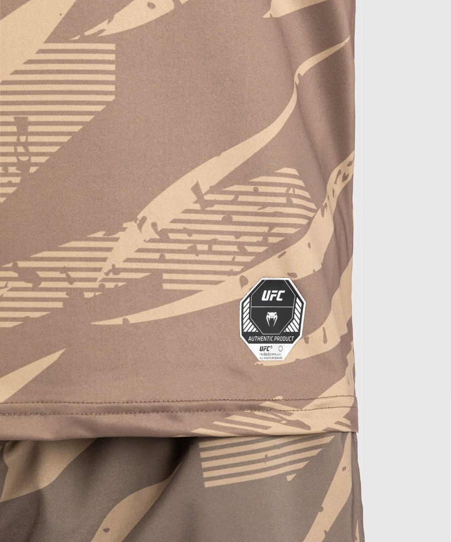 ufc adrenaline by venum men fight week dry-tech t-skjorte - desert camo