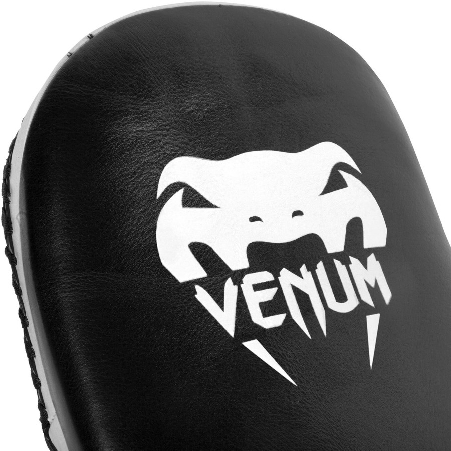 venum sparkbeskyttere i skinn – svarthvit