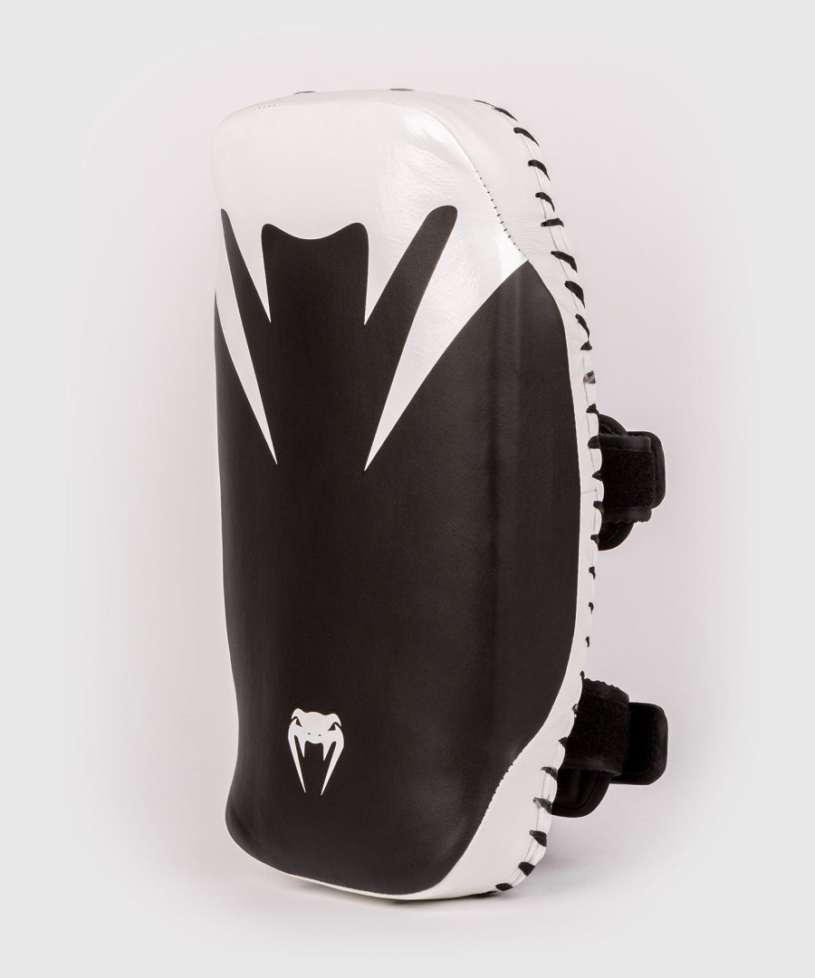 venum absolute kick pads par - svarthvit