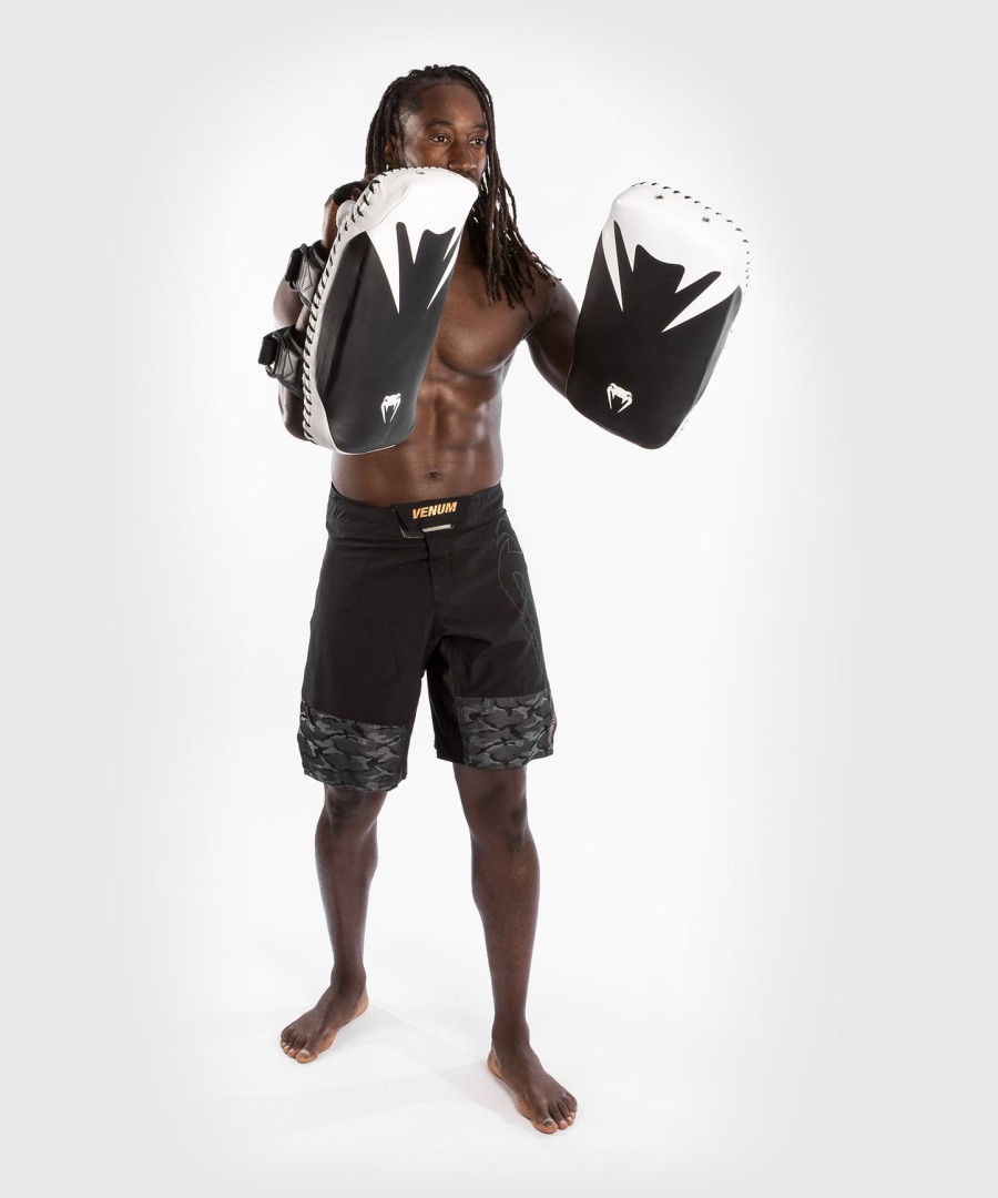 venum absolute kick pads par - svarthvit
