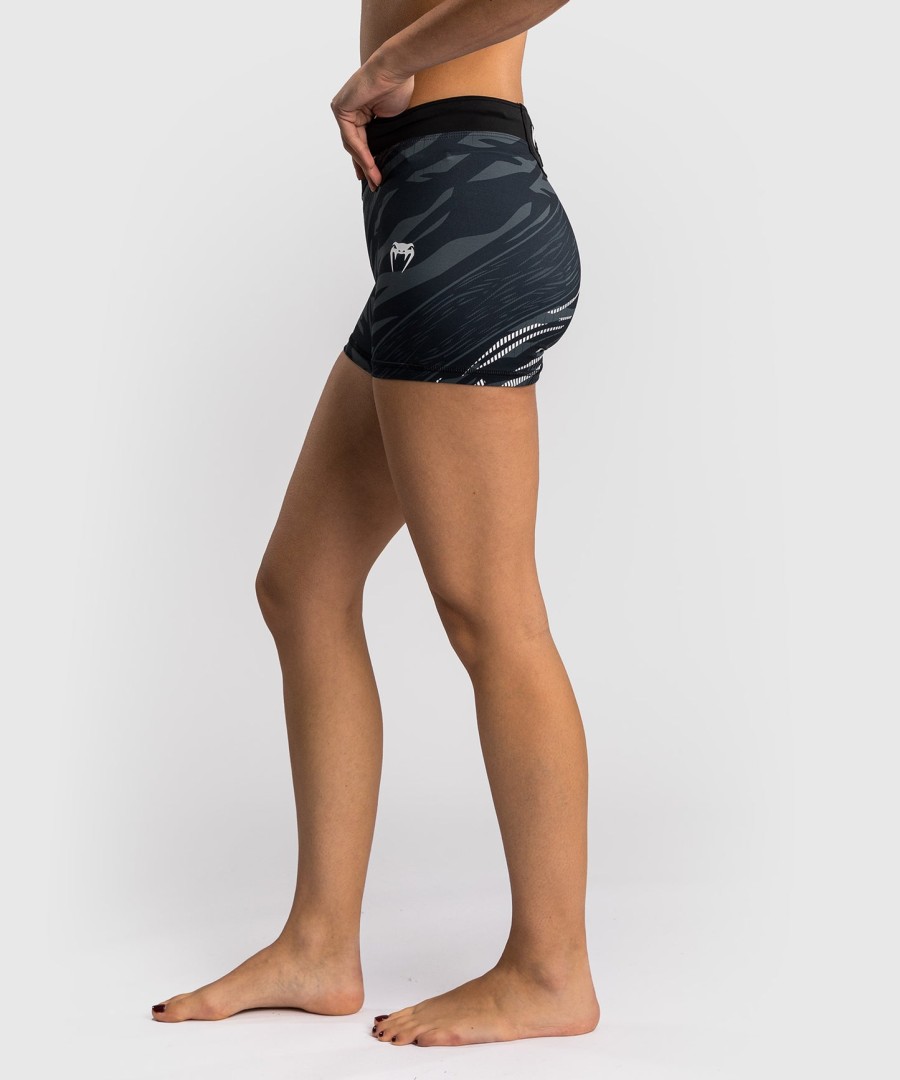 ufc fusion av venum authentic fight night dame vale tudo shorts - kort passform - svart