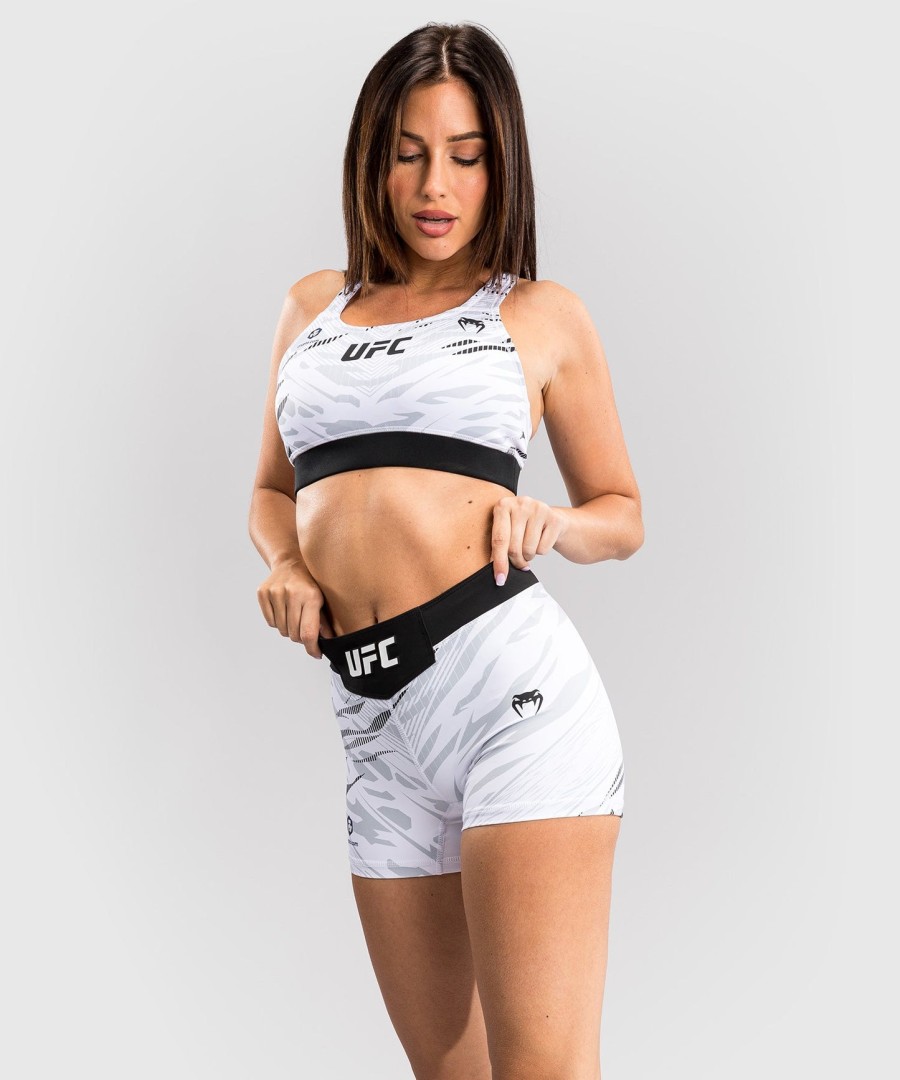 ufc fusion by venum authentic fight night dame vale tudo shorts - kort passform - hvit