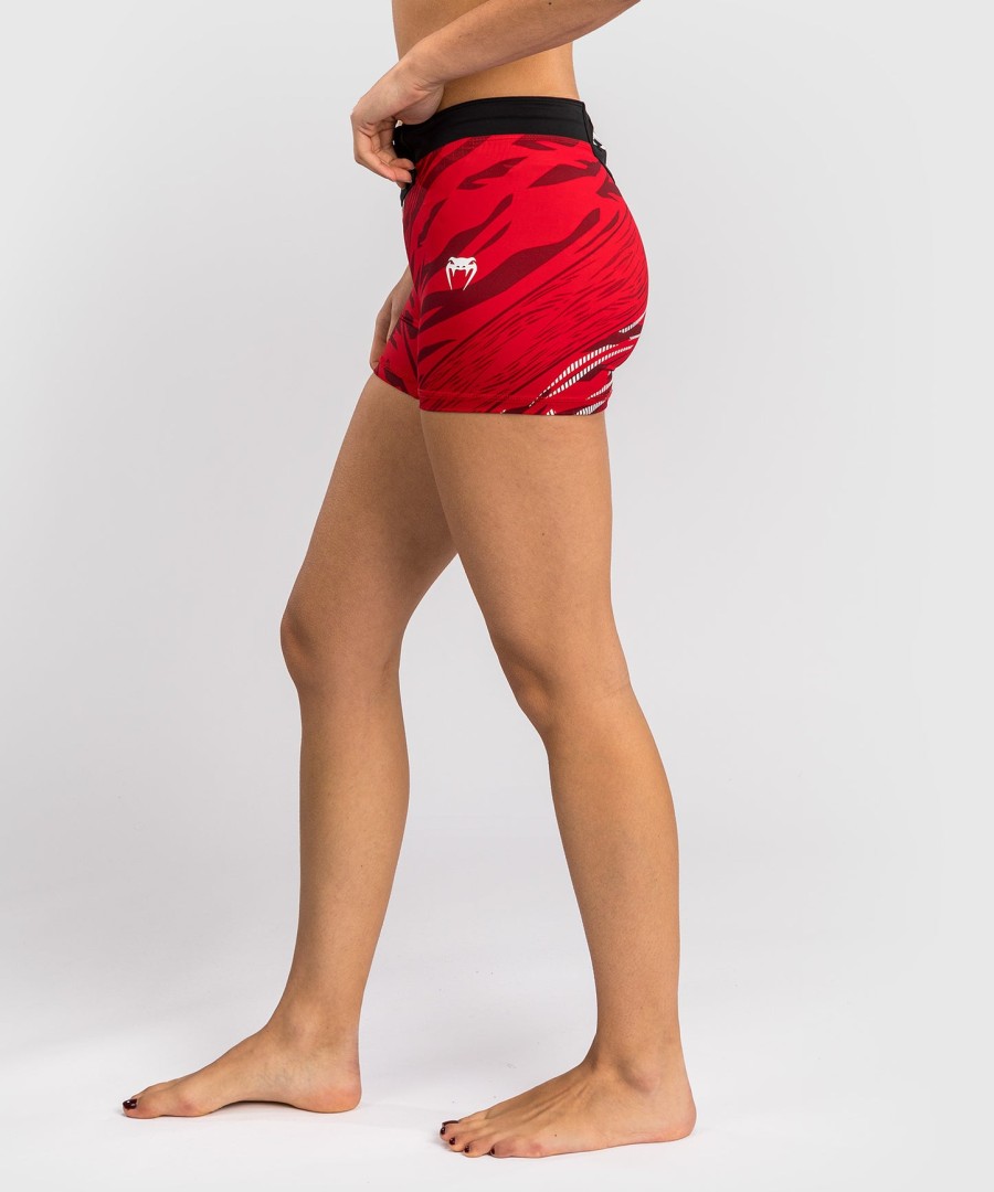 ufc fusion by venum authentic fight night dame vale tudo shorts - kort passform - rød