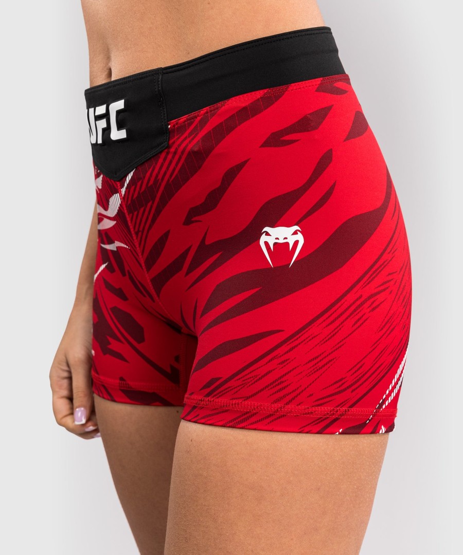 ufc fusion by venum authentic fight night dame vale tudo shorts - kort passform - rød