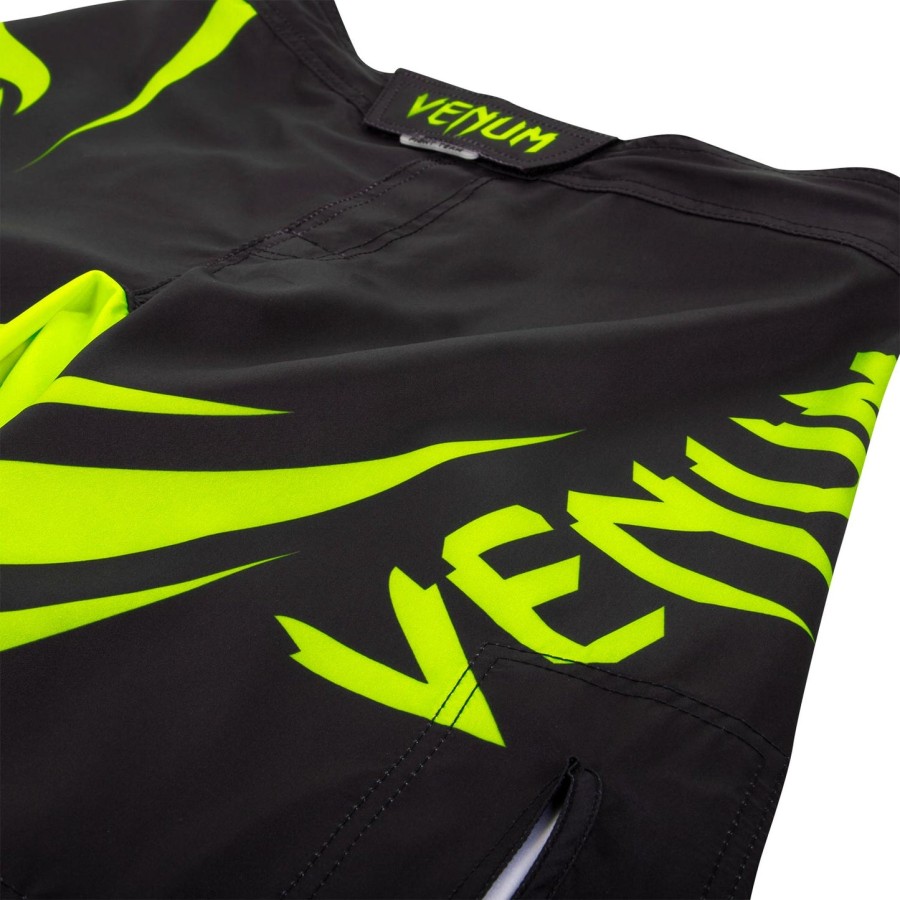 venum challenger kampshorts - svartneo gul