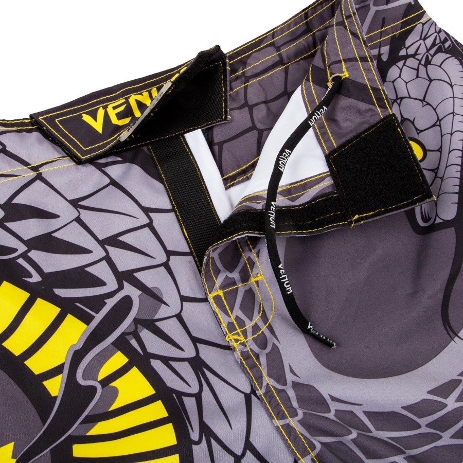 venum snaker fightshorts - svartgul