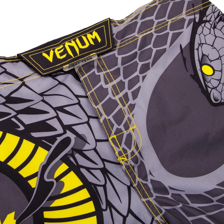 venum snaker fightshorts - svartgul