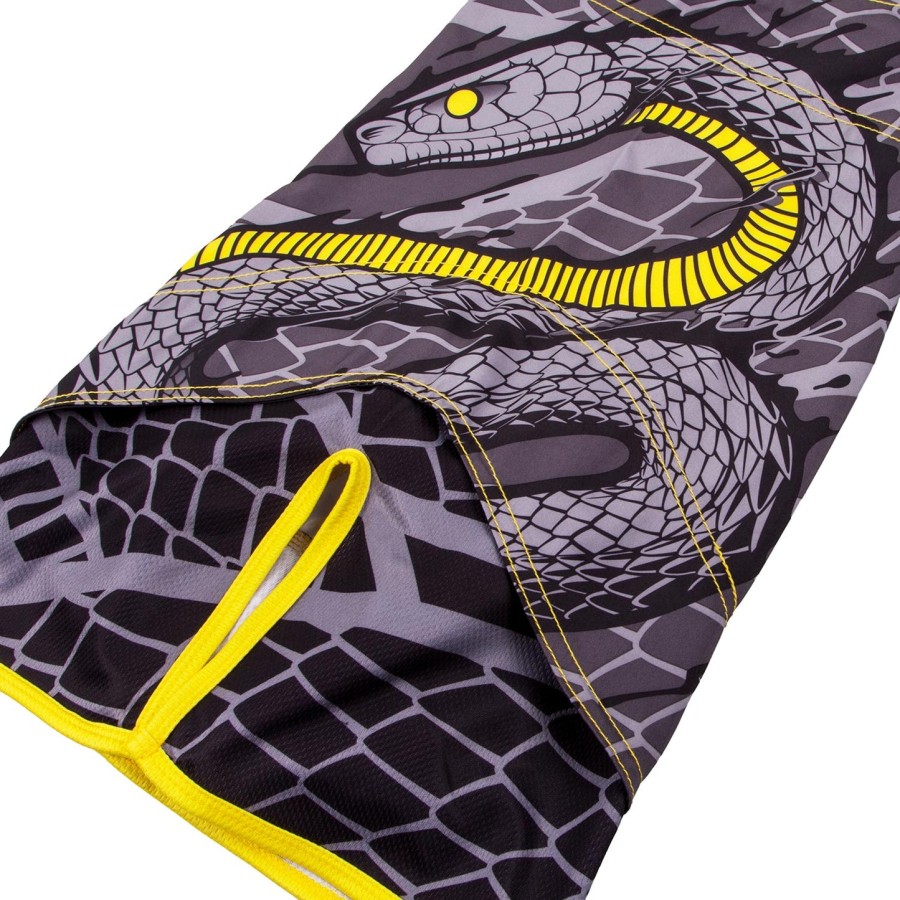 venum snaker fightshorts - svartgul