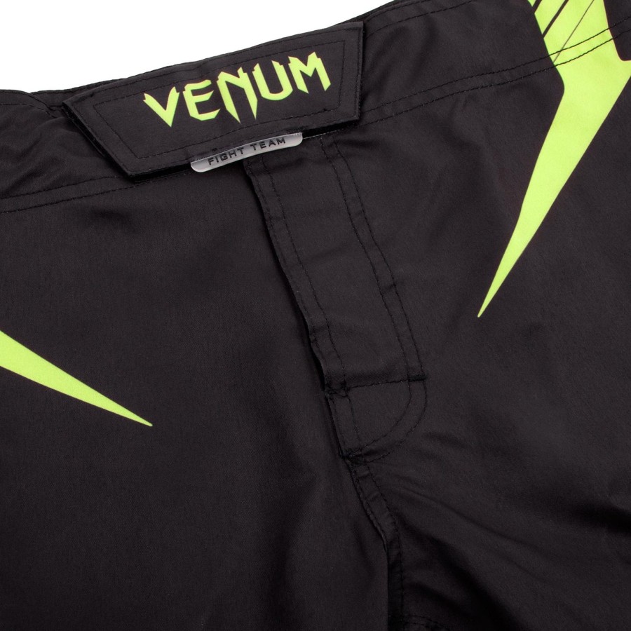 venum sharp 3.0 fightshorts - svartneo gul