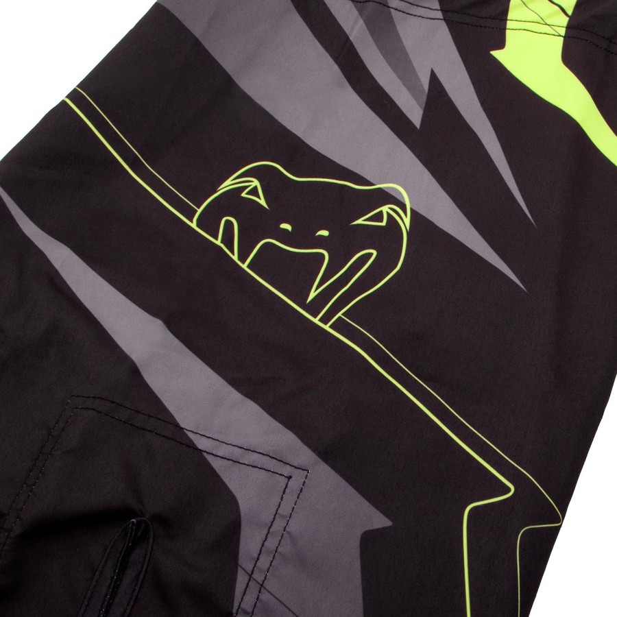 venum sharp 3.0 fightshorts - svartneo gul