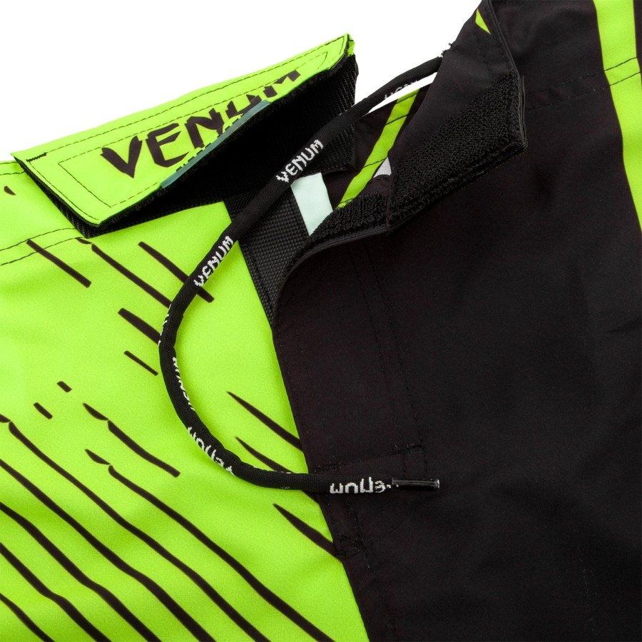 venum training camp 2.0 kampshorts - svartneo gul