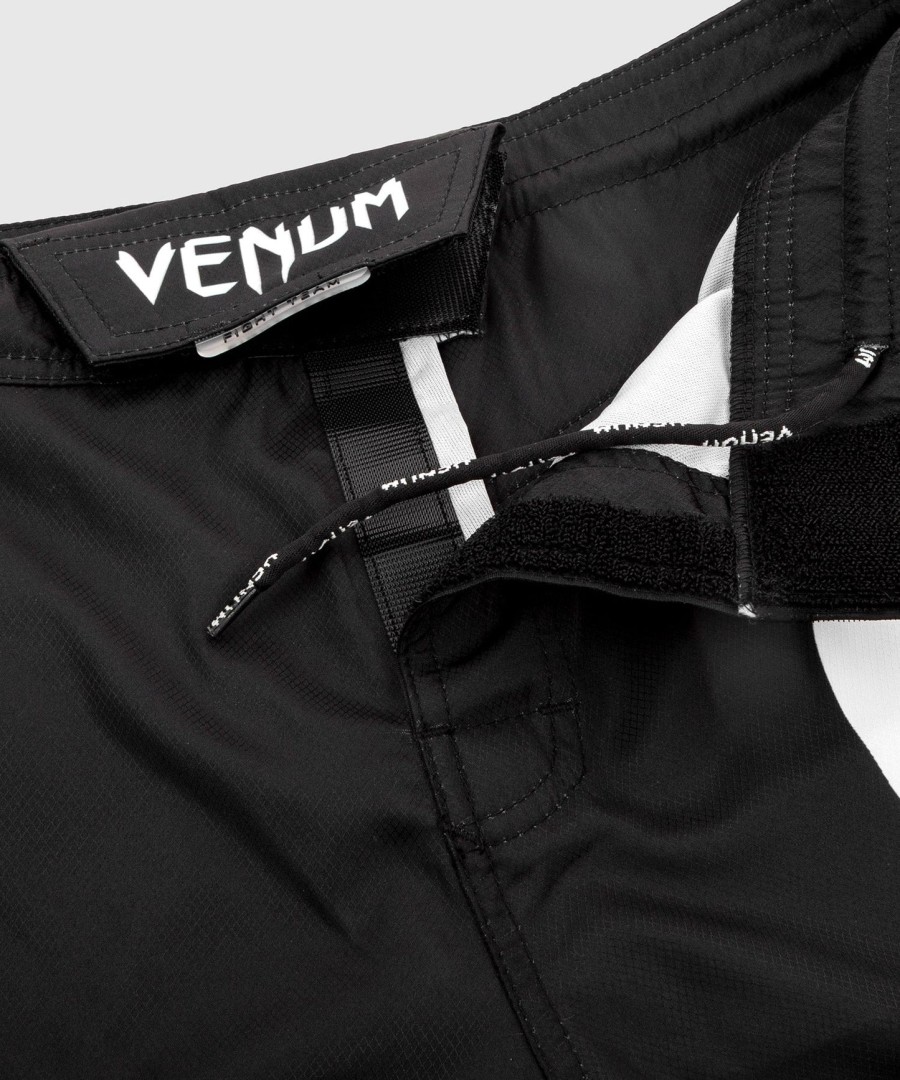 venum light 3.0 kampshorts - svarthvit