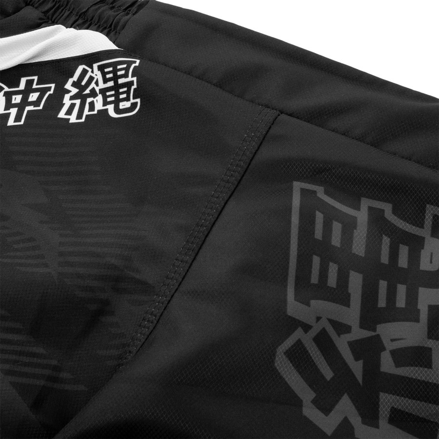 venum okinawa 2.0 kampshorts - svarthvit
