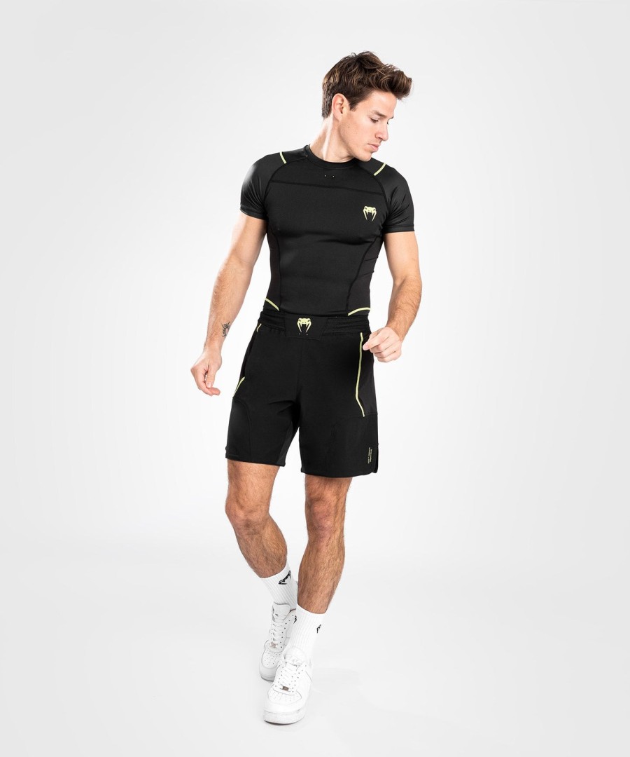 venum fusion 2.0 fightshorts - svartgul
