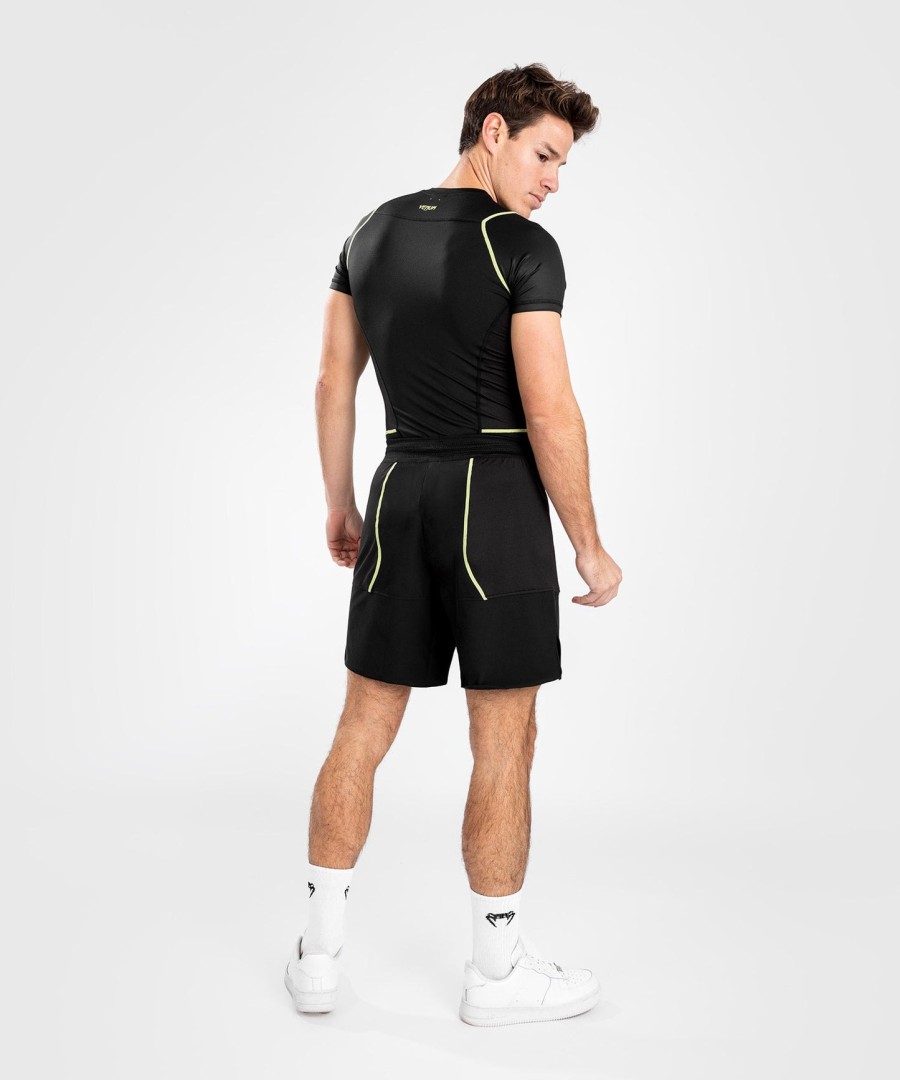 venum fusion 2.0 fightshorts - svartgul