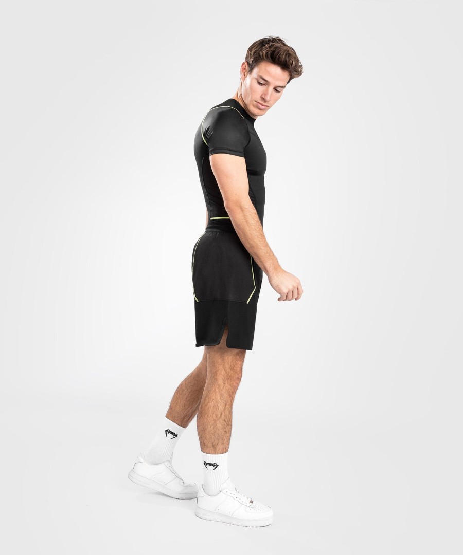 venum fusion 2.0 fightshorts - svartgul
