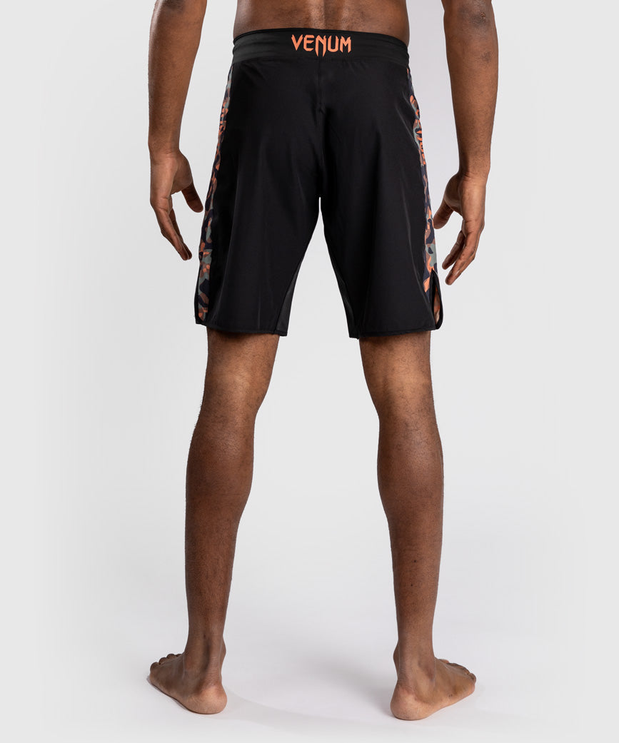 venum jungle ops fightshorts - svartkhaki kamuflasje