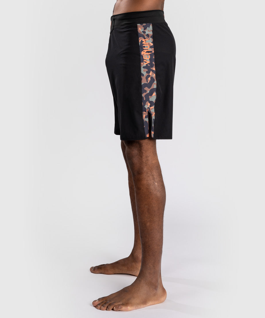 venum jungle ops fightshorts - svartkhaki kamuflasje