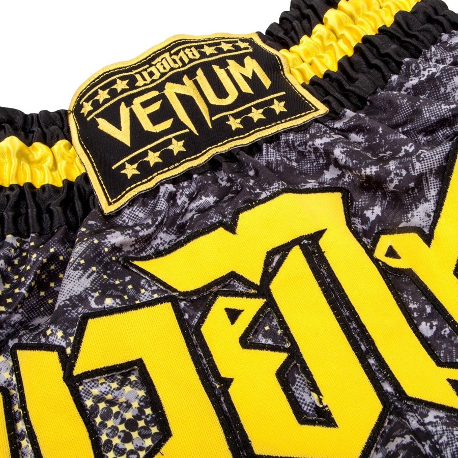 venum tramo muay thai shorts - svartgul